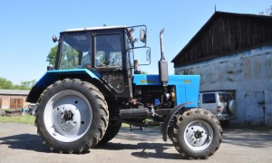 Татарский лесхоз получил новый трактор для борьбы с лесными пожарами
