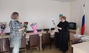 Школьница из Татарска стала победительницей конкурса в честь 30-летия Конституции РФ