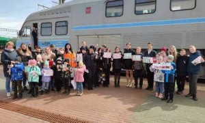 Татарские школьники и детсадовцы покатались на моторисе 